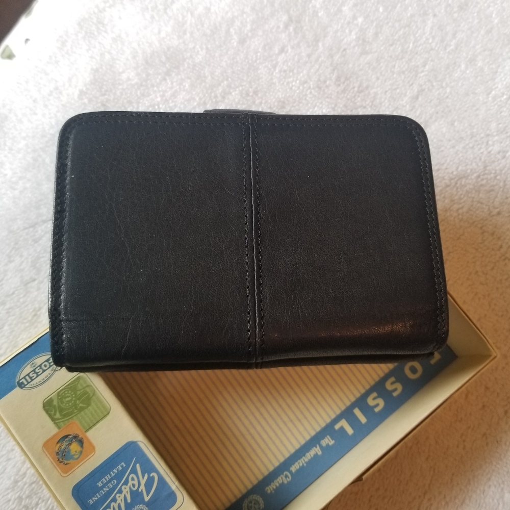 Black Fossil Wallet ~ New In Box - image 4